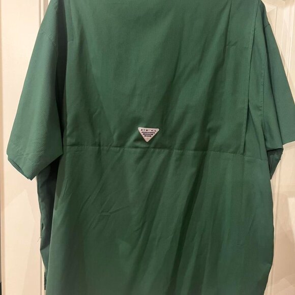 Columbia Sportswear Men's Green  Shirts - Picture 5 of 5